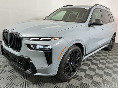 Used 2026 BMW X7 xDrive40i w/ M Sport Package AWD/4WD image 2