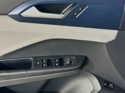 Certified 2024 Volkswagen Taos SE AWD/4WD image 11