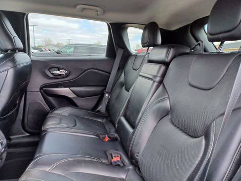 Used 2019 Jeep Cherokee Limited AWD/4WD image 32