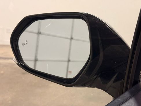 Used 2017 Toyota Prius Four w/ Premium Convenience Package image 12