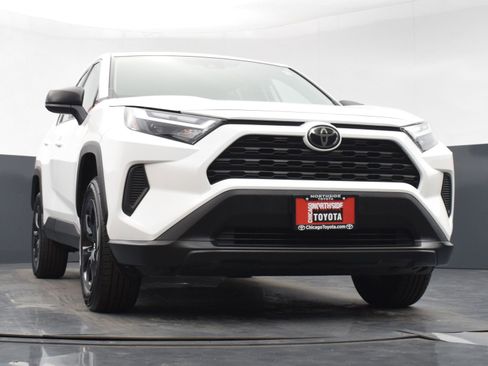Used 2024 Toyota RAV4 LE image 28