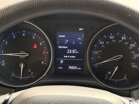 Used 2019 Toyota C-HR LE image 10