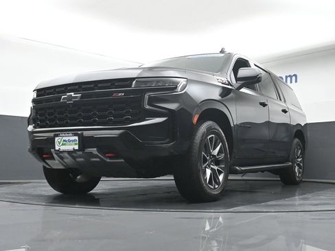 Used 2023 Chevrolet Suburban Z71 w/ Luxury Package image 6