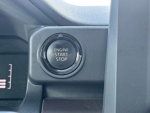 Certified 2025 Toyota Tacoma SR5 AWD/4WD image 22