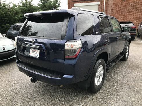 Used 2020 Toyota 4Runner SR5 AWD/4WD image 7