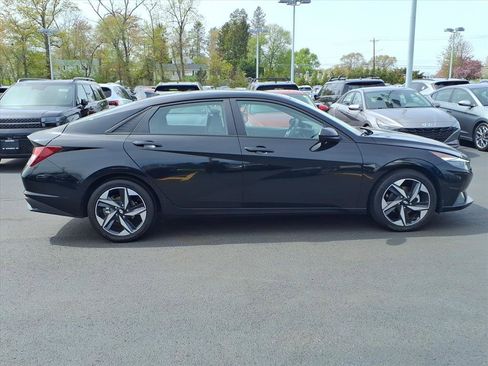 Used 2023 Hyundai Elantra SEL w/ Convenience Package FWD image 4