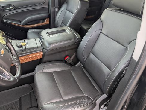 Used 2019 Chevrolet Suburban Premier image 12
