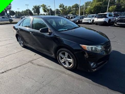 Used 2014 Toyota Camry SE FWD image 1