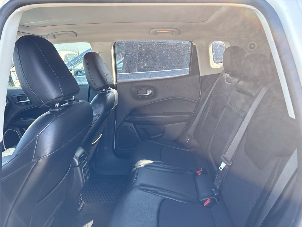 Used 2018 Jeep Compass Latitude w/ Popular Equipment Group AWD/4WD image 11