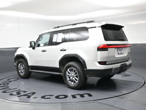 Used 2024 Lexus GX 550 AWD/4WD image 7