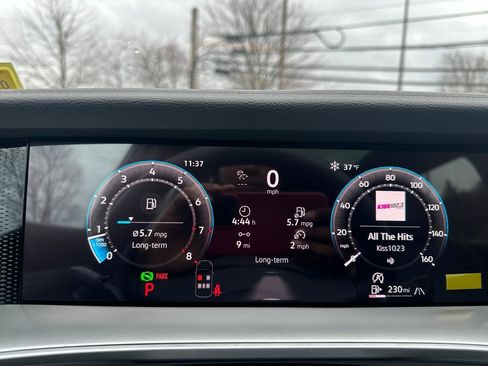 New 2026 Volkswagen Tiguan SE R-Line image 8