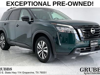 Used 2024 Nissan Pathfinder SL w/ Black Appearance Package