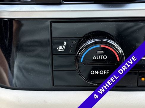 New 2025 Nissan Pathfinder SV image 18