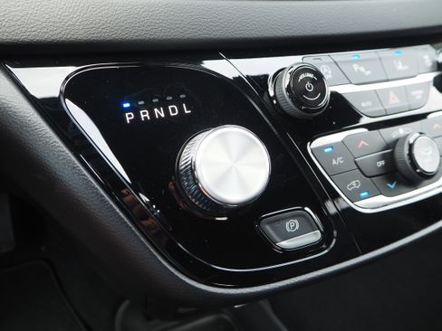 New 2025 Chrysler Voyager LX image 27