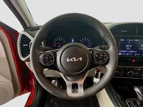 Used 2022 Kia Soul LX FWD image 13