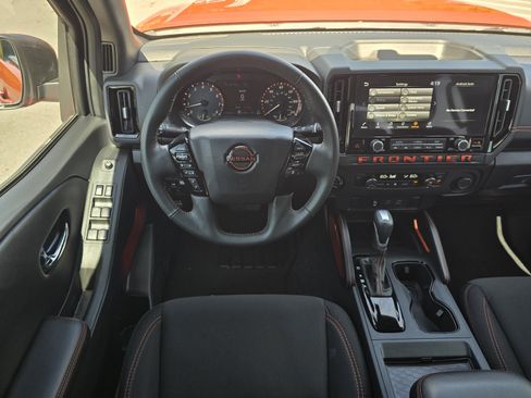 Used 2025 Nissan Frontier PRO-4X AWD/4WD image 15