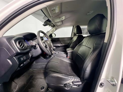 Used 2021 Toyota Tacoma SR w/ SR Convenience Package RWD image 14