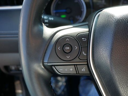 Used 2021 Toyota Venza LE w/ Carpet Mat Package (TMS) image 28