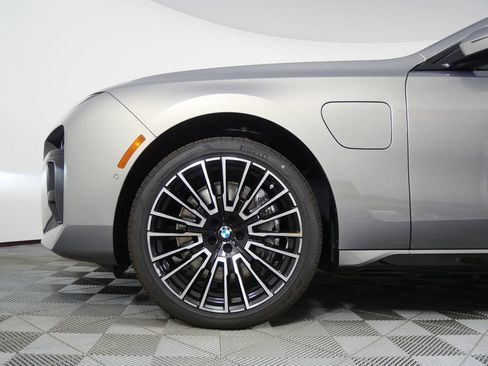New 2026 BMW 750e xDrive w/ Executive Package image 7