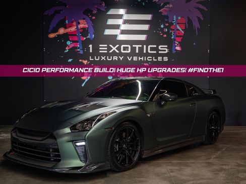 Used 2014 Nissan GT-R Premium AWD/4WD image 1