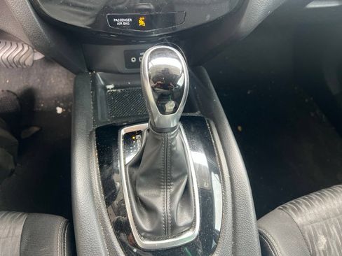 Used 2020 Nissan Rogue S FWD image 9