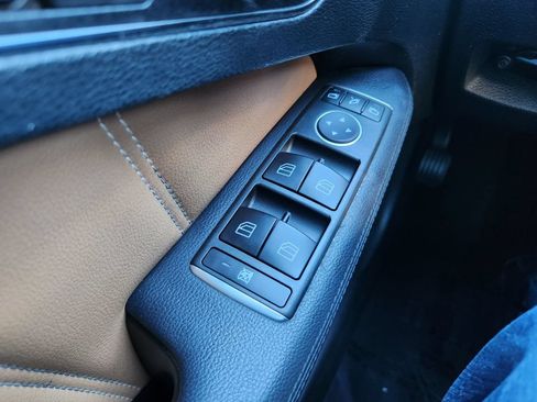 Used 2013 Mercedes-Benz E 350 Sedan image 21