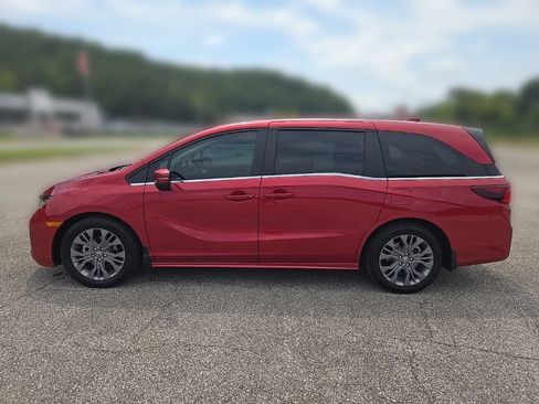 Used 2025 Honda Odyssey Touring image 11