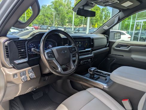 Used 2024 Chevrolet Silverado 1500 LT Trail Boss w/ Convenience Package II AWD/4WD image 14