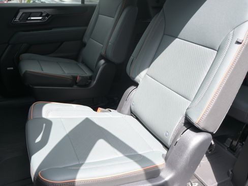 Used 2026 GMC Yukon XL AT4 w/ LPO, Floor Liner Package AWD/4WD image 32