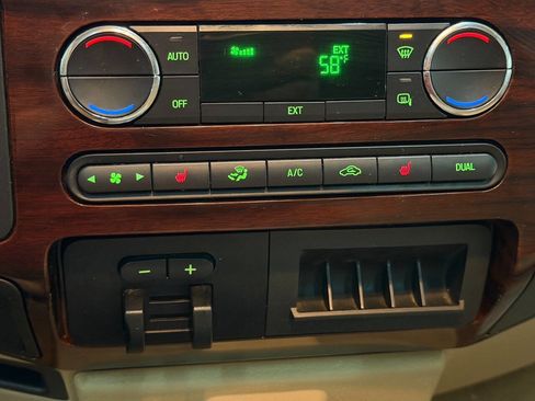 Used 2009 Ford F250 Lariat image 46