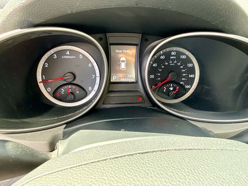 Used 2015 Hyundai Santa Fe Sport FWD image 35