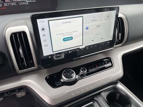 New 2026 Ford Expedition Active image 9