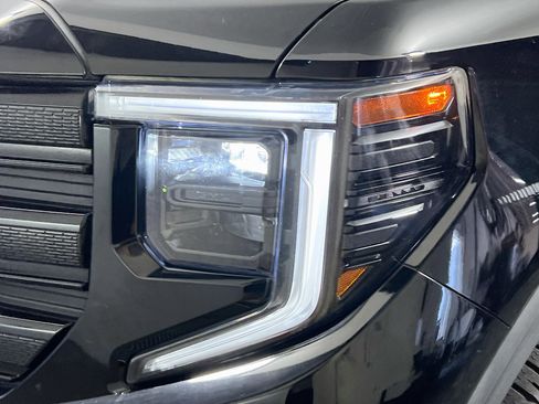Used 2024 GMC Sierra 1500 Elevation AWD/4WD image 11