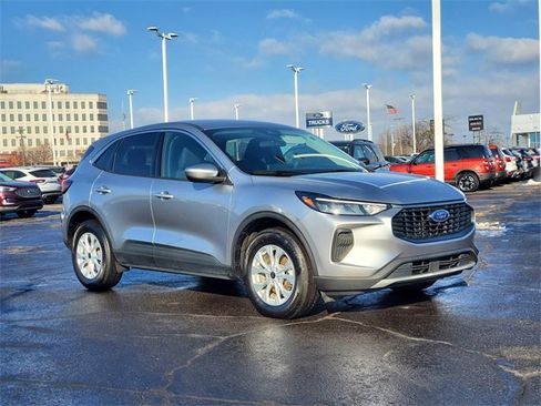 Used 2023 Ford Escape Active w/ Tech Pack #2 image 2