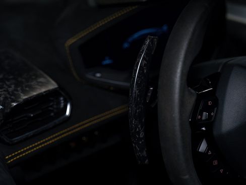 Used 2018 Lamborghini Huracan Performante AWD/4WD image 25