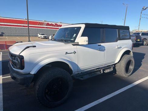 Used 2021 Ford Bronco Outer Banks image 2