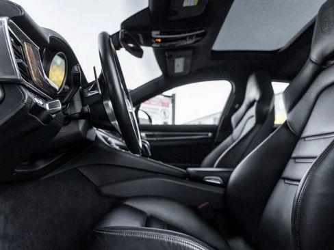 Used 2020 Porsche Panamera GTS image 69