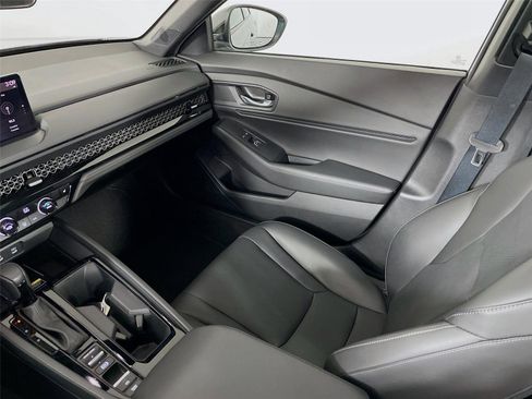 Used 2025 Honda Accord Sport image 27