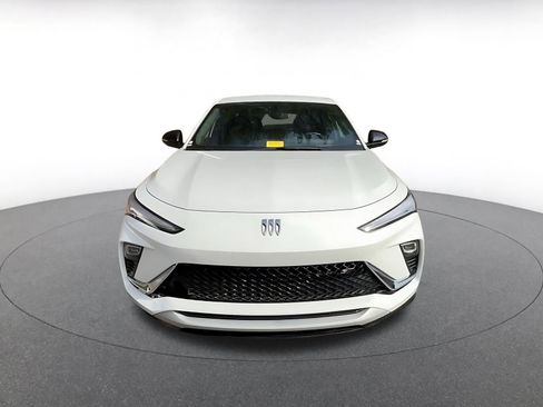 Used 2025 Buick Envista Sport Touring image 4