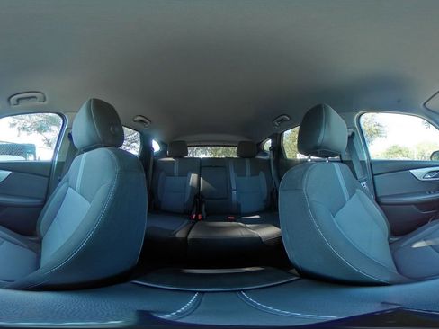 Used 2025 Chevrolet Blazer LT image 36