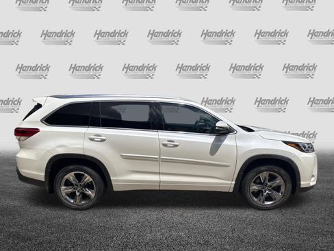 Used 2019 Toyota Highlander Limited Platinum AWD/4WD image 11