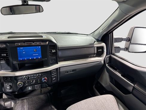 Used 2024 Ford F350 XLT image 22