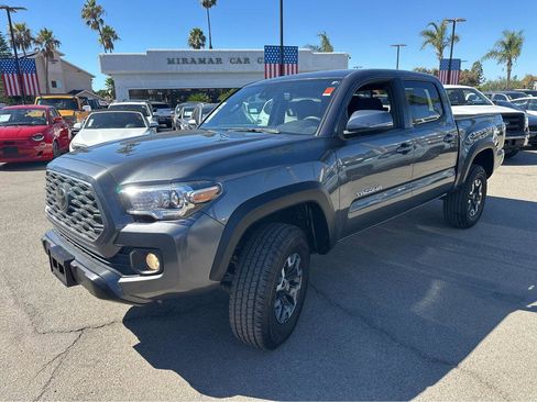 Used 2022 Toyota Tacoma TRD Off-Road image 11