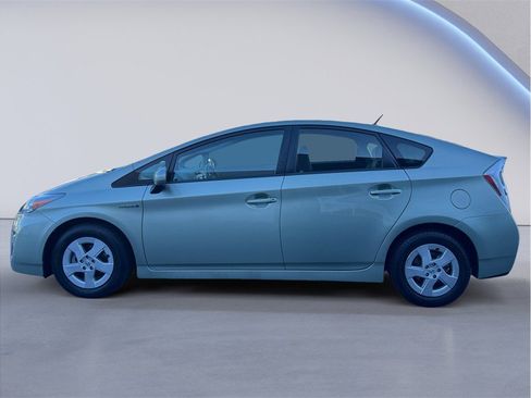 Used 2010 Toyota Prius Five image 3