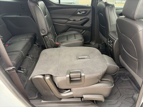 Used 2023 Chevrolet Traverse RS w/ LPO, Floor Liner Package image 46