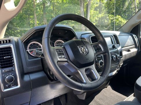 Used 2021 RAM 1500 Classic SLT RWD image 15