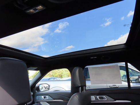 New 2026 Ford Explorer ST w/ Sun And Sound Package image 15