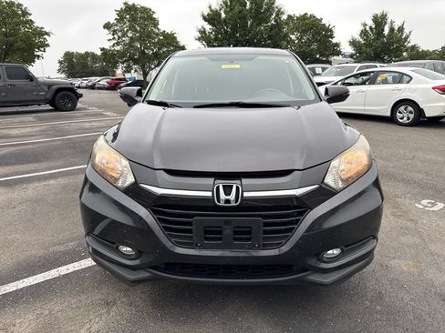 Used 2018 Honda HR-V EX image 2