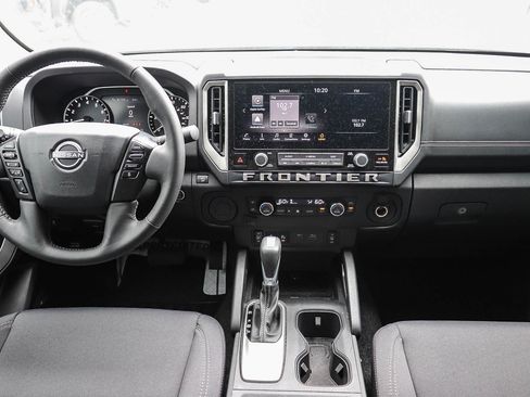 Used 2025 Nissan Frontier SV w/ SV Convenience Package RWD image 12