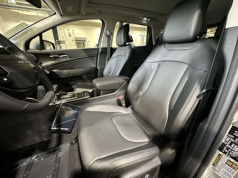 New 2026 Kia Sportage SX FWD image 13